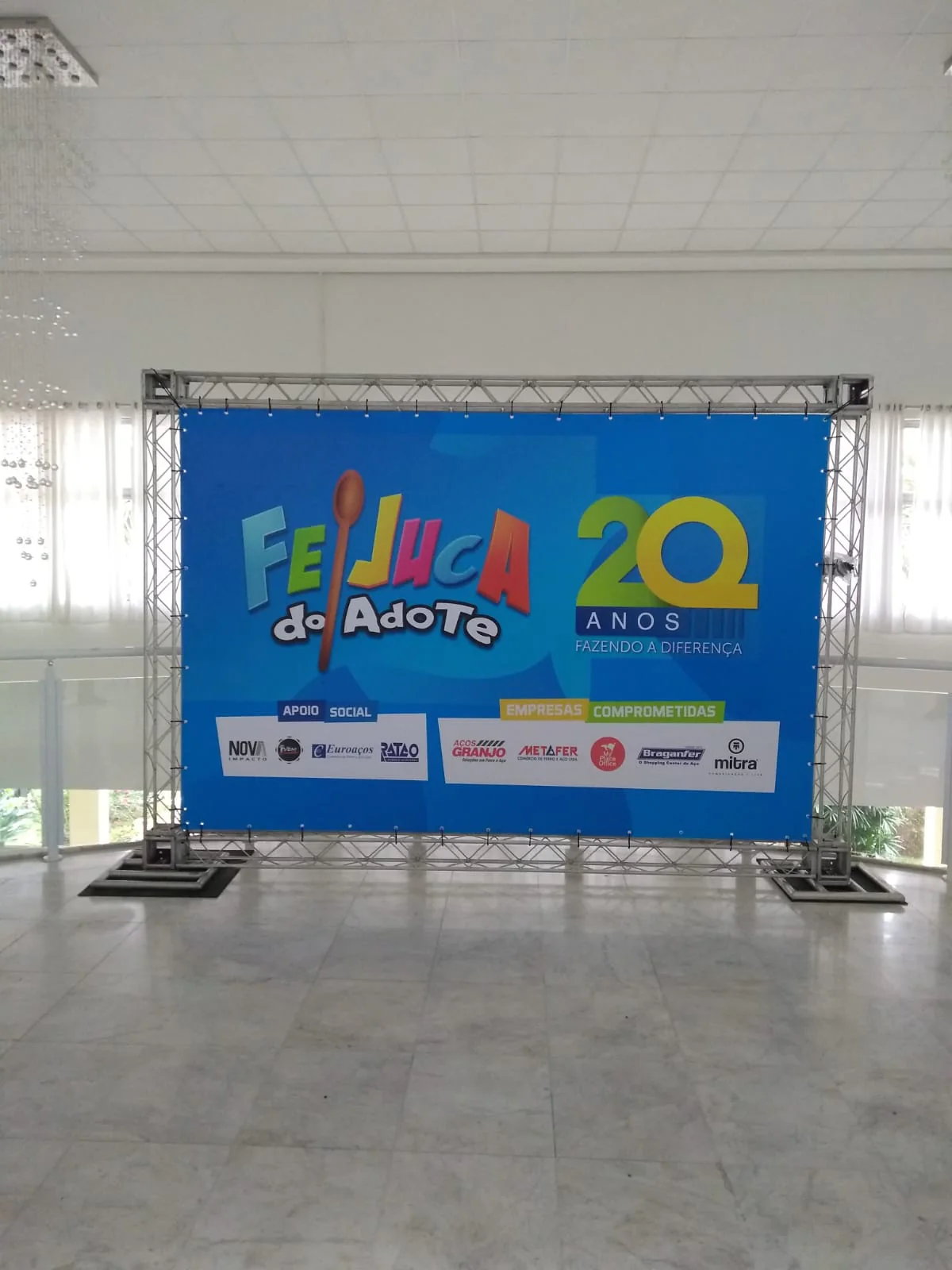 Backdrop em alumínio montado pela R2R Eventos — foto 2