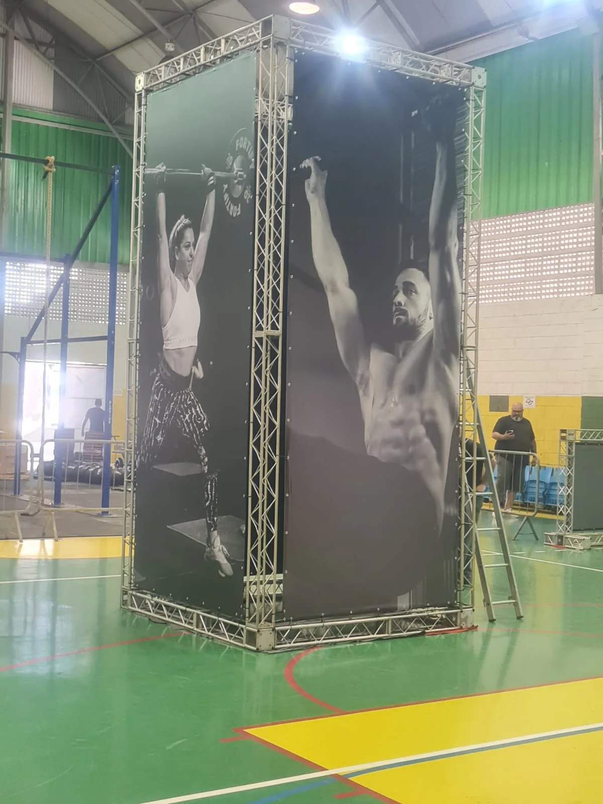 Backdrop em alumínio montado pela R2R Eventos — foto 3