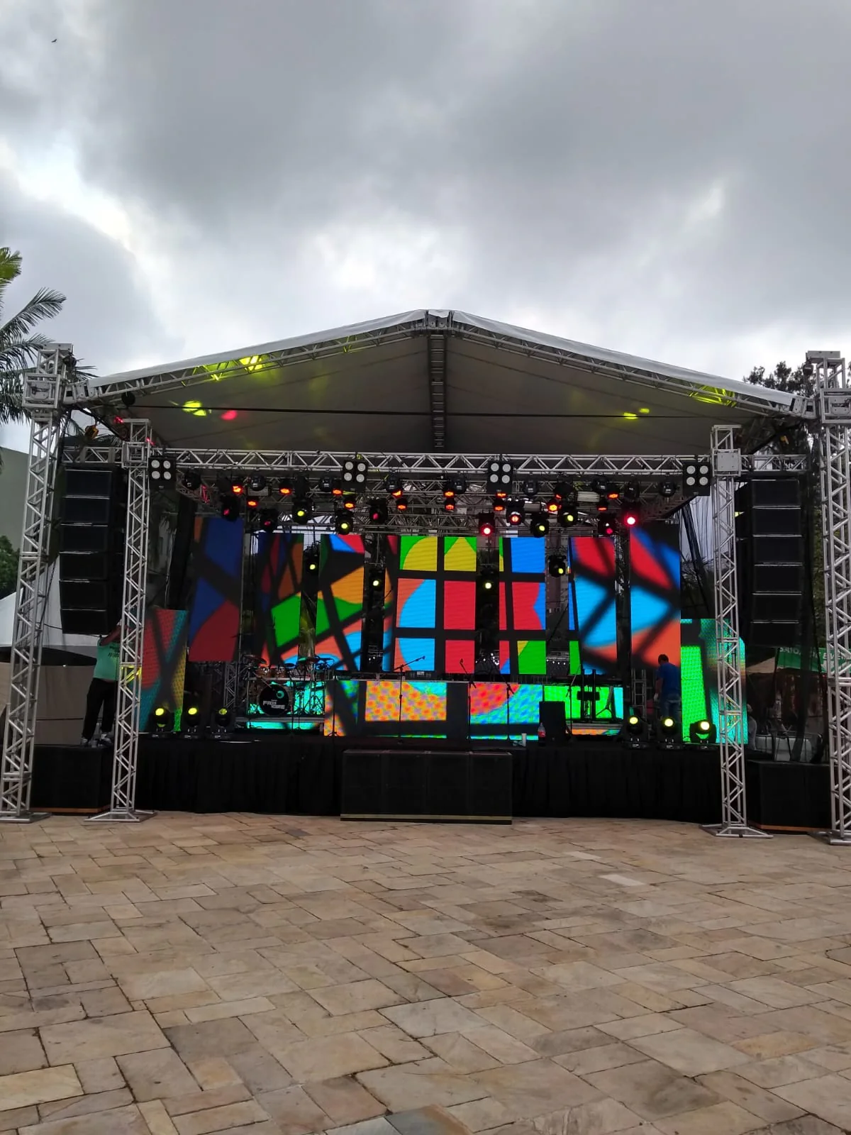 Box Truss em alumínio montado pela R2R Eventos — foto 4