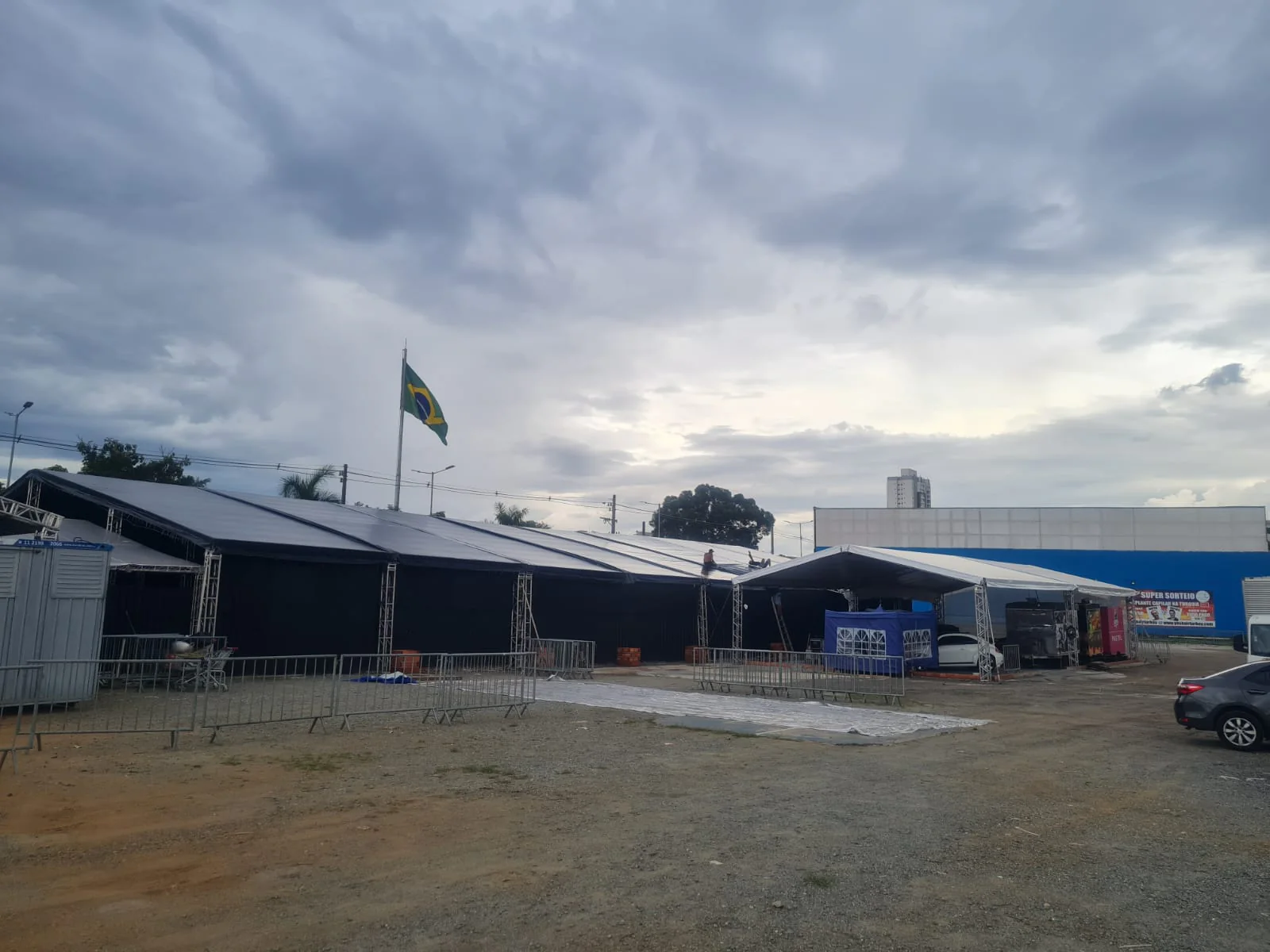 Gradil em alumínio montado pela R2R Eventos — foto 2