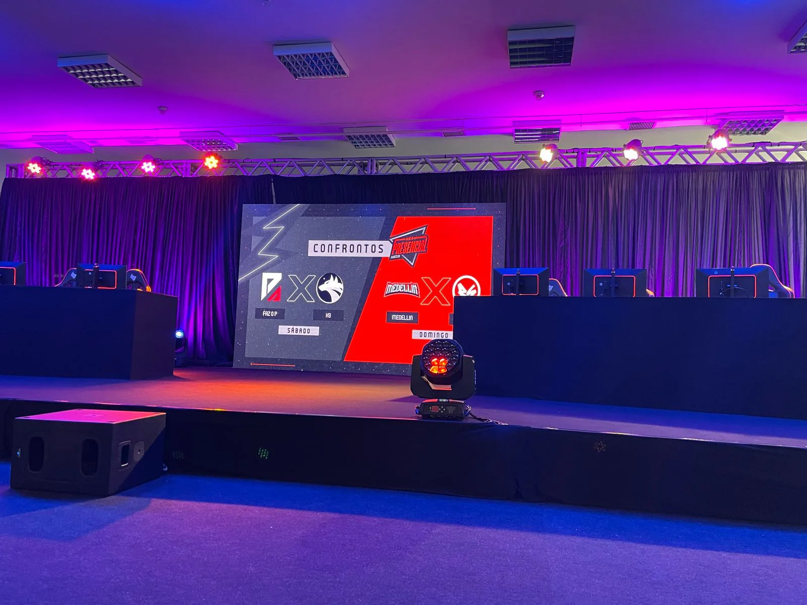Palco Praticável em alumínio montado pela R2R Eventos — foto 3
