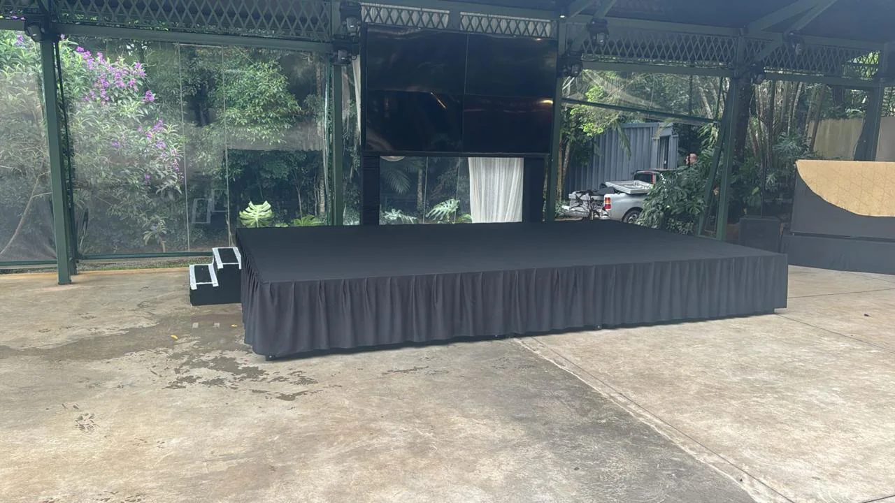 Palco Praticável em alumínio montado pela R2R Eventos — foto 8
